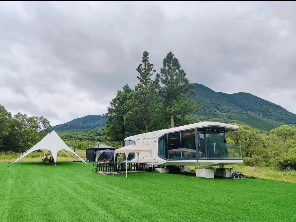 Space Capsule Mobile Home Bed Hotel Cabin Prefabricated Modular Container Small Capsule Room With Kitchen and Bathroom 