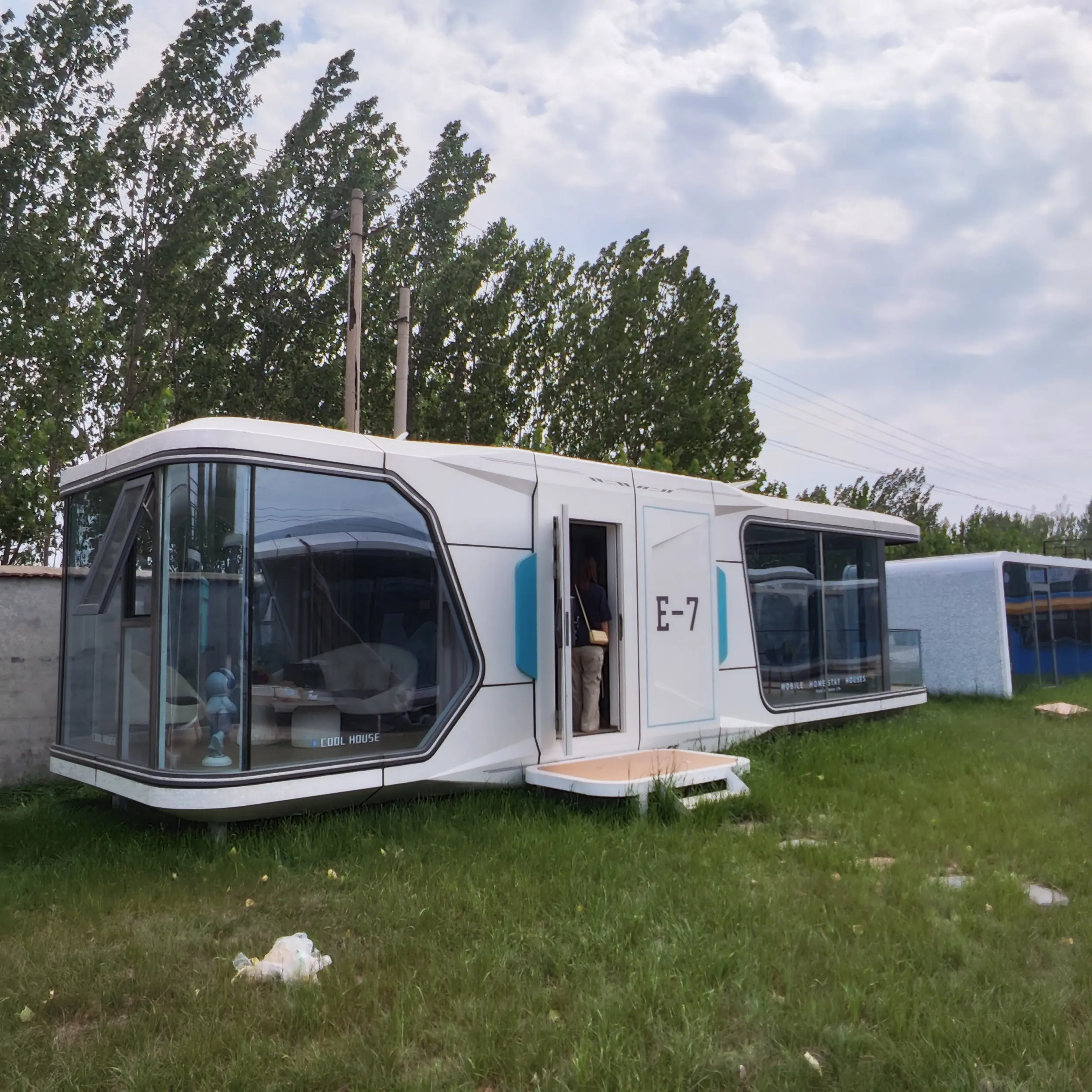 Space Capsule Mobile Home Bed Hotel Cabin Prefabricated Modular Container Small Capsule Room With Kitchen and Bathroom